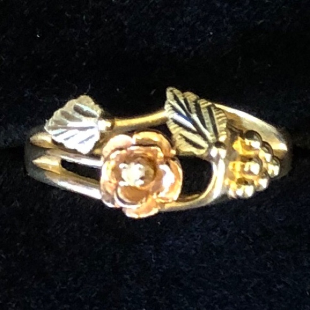 Vintage Black Hills Gold Ring